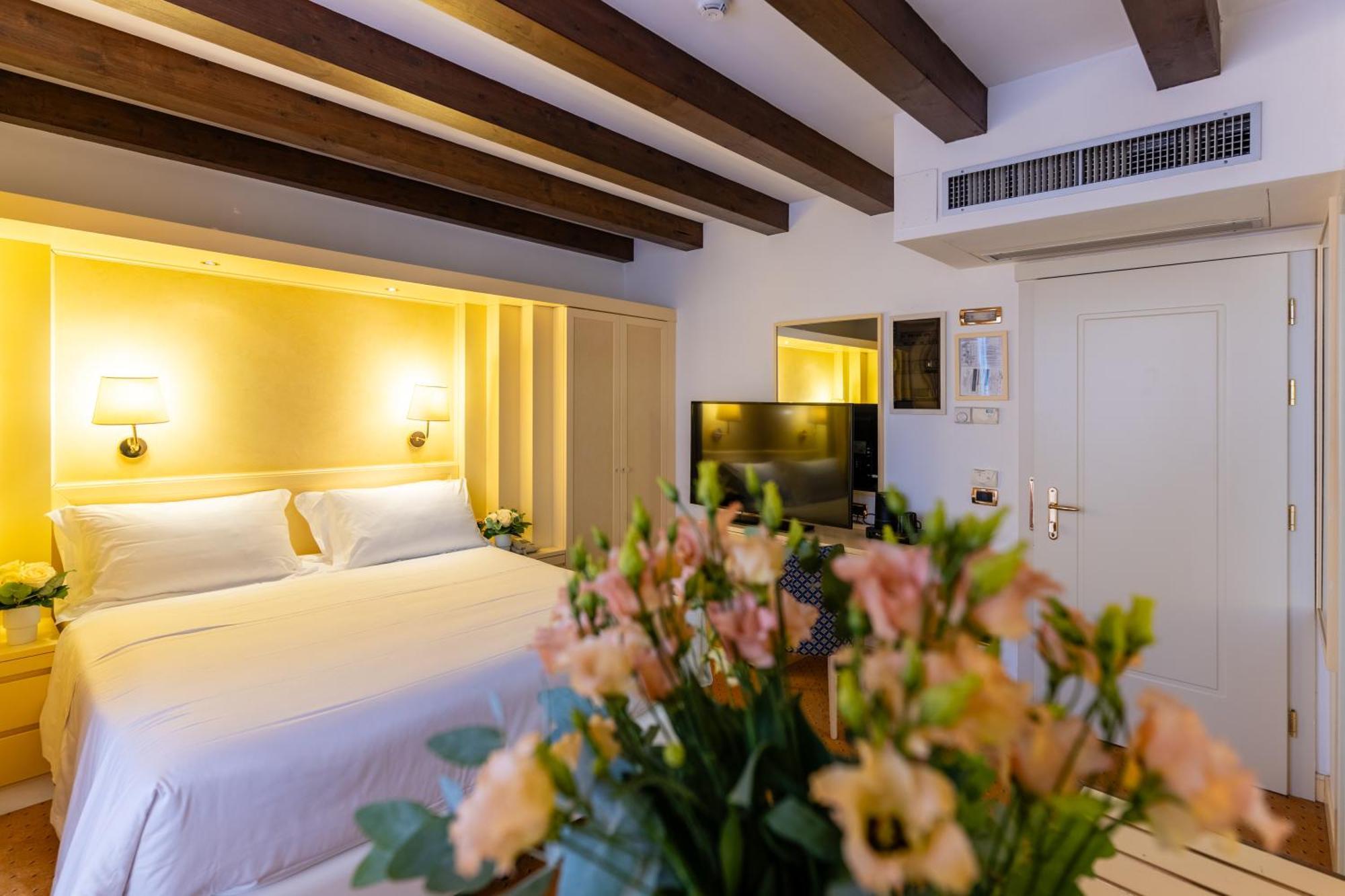 Classic Double or Twin Room,1742585702:JPEG